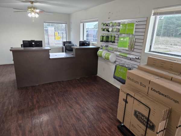 Facility photo: //images.sparefoot.com/medium/2438676994308b9c42b.jpg