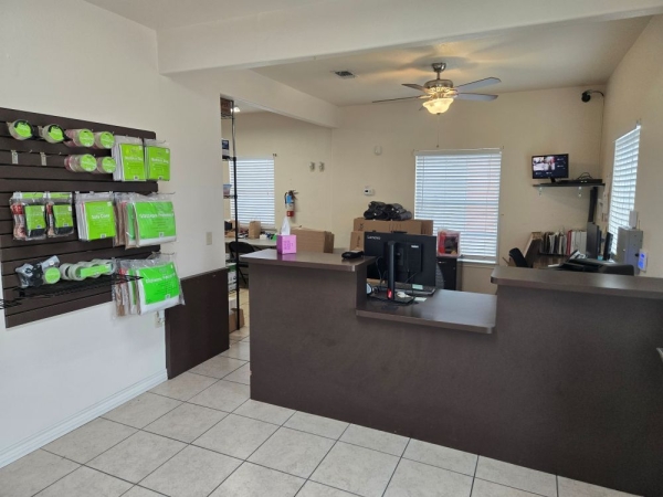Facility photo: //images.sparefoot.com/medium/24386969fc7fc522c75.jpg