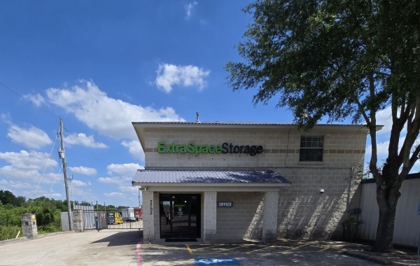 Facility photo: //images.sparefoot.com/medium/2438716a09bb9b10818.jpg