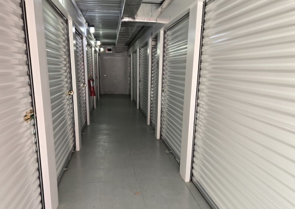 Facility photo: //images.sparefoot.com/medium/243872699430f3cb810.jpg