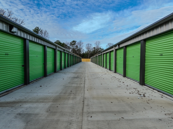 Facility photo: //images.sparefoot.com/medium/2439136977914008757.jpg