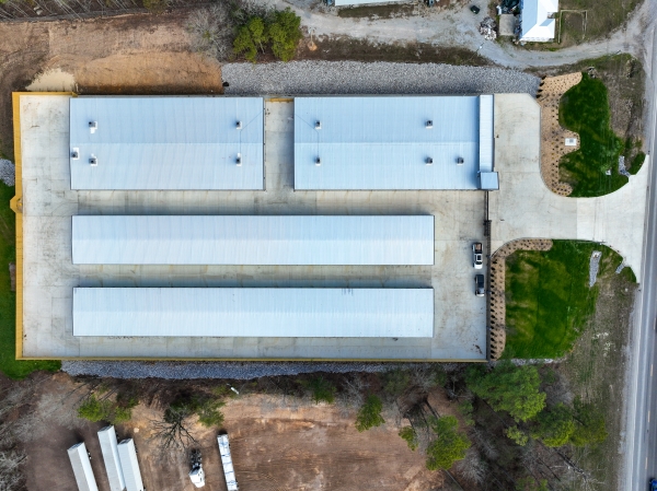 Facility photo: //images.sparefoot.com/medium/243913697791517b8f9.jpg