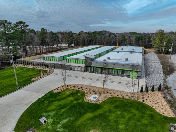 Facility photo: //images.sparefoot.com/medium/2439136977917c776b1.jpg