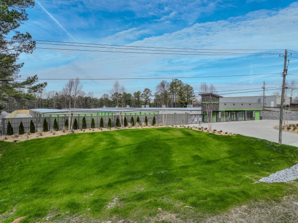 Facility photo: //images.sparefoot.com/medium/2439136977919057677.jpg