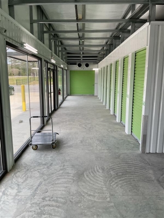 Facility photo: //images.sparefoot.com/medium/243913697791ccc9a83.jpeg