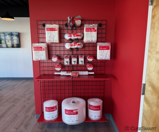 Facility photo: //images.sparefoot.com/medium/24392269830180868b9.jpg