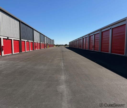 Facility photo: //images.sparefoot.com/medium/24392269830191351d6.jpg