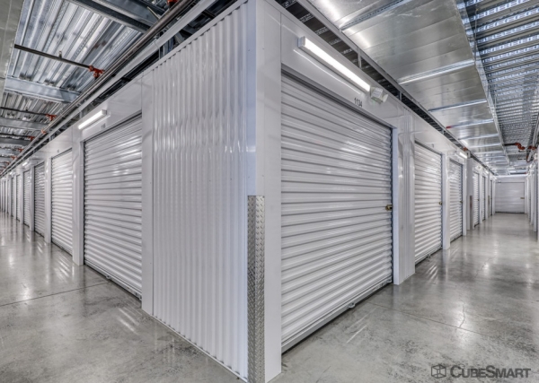 Facility photo: //images.sparefoot.com/medium/24392269f5a2758b1df.jpg