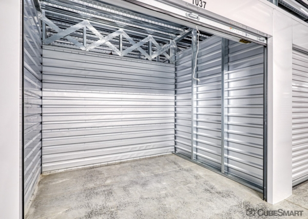 Facility photo: //images.sparefoot.com/medium/24392269f5a27c12689.jpg