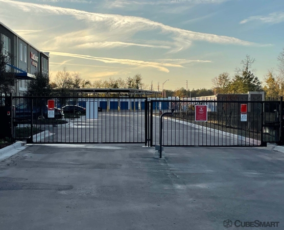 Facility photo: //images.sparefoot.com/medium/2439236979c2026a289.jpg