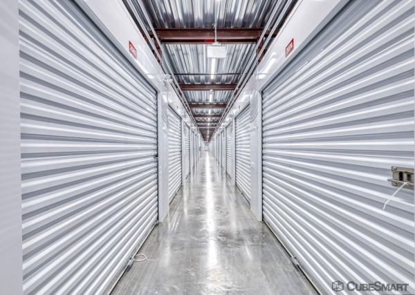 Facility photo: //images.sparefoot.com/medium/24392369df3c7d8bee2.jpg