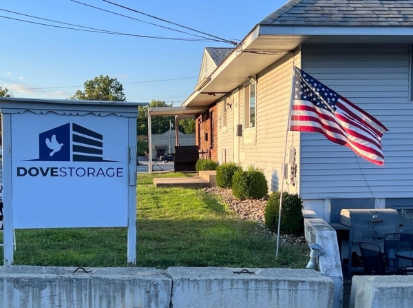 Facility photo: //images.sparefoot.com/medium/243925697a3b3100052.jpg