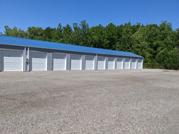 Facility photo: //images.sparefoot.com/medium/243925697a3b38e8655.jpeg