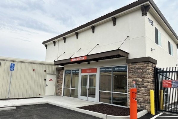 Facility photo: //images.sparefoot.com/medium/24393269e62c946f26e.jpg