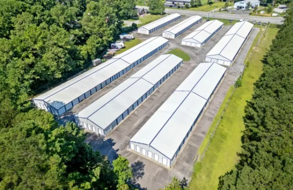 Facility photo: //images.sparefoot.com/medium/24393369837f2f315a1.png