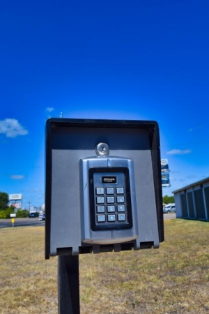 Facility photo: //images.sparefoot.com/medium/243936697ba1484c432.jpeg