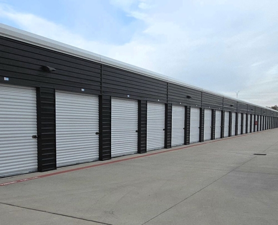 Facility photo: //images.sparefoot.com/medium/2439486994309ab7198.jpg