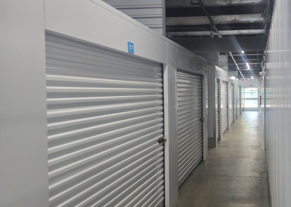 Facility photo: //images.sparefoot.com/medium/24394969e0d0740a93b.jpg