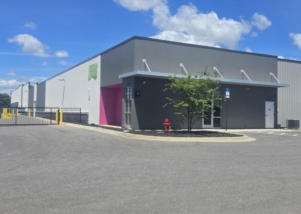 Facility photo: //images.sparefoot.com/medium/24394969e0d07675032.jpg