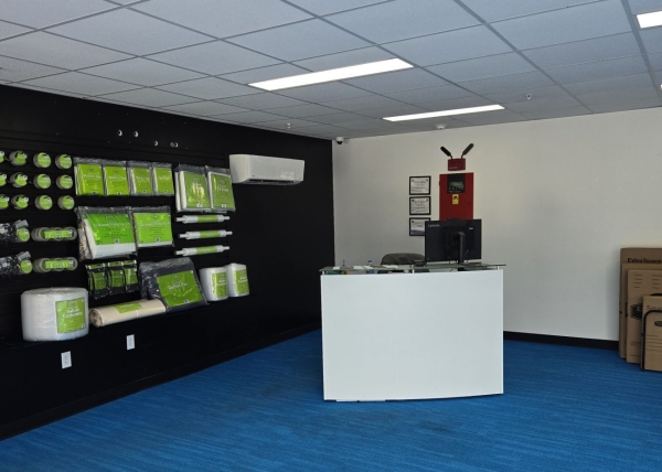 Facility photo: //images.sparefoot.com/medium/24395769d0fe167ade5.jpg