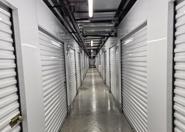 Facility photo: //images.sparefoot.com/medium/24395769d0fe186cd65.jpg
