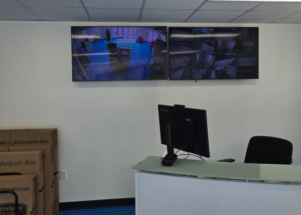 Facility photo: //images.sparefoot.com/medium/24395769d0fe1ab0830.jpg