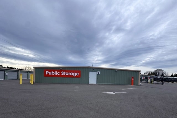 Facility photo: //images.sparefoot.com/medium/24398569ff3535e6f9e.jpg