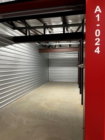 Facility photo: //images.sparefoot.com/medium/2439876982536a921bd.jpg