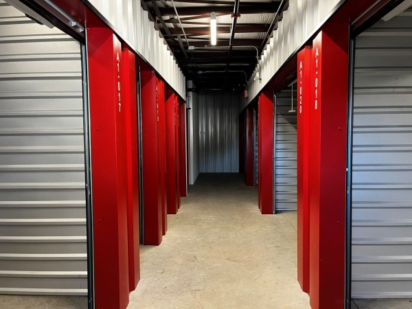 Facility photo: //images.sparefoot.com/medium/2439876982536b48a3f.jpg