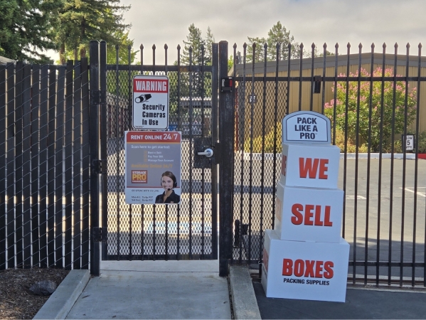 Facility photo: //images.sparefoot.com/medium/2439906980ef0a71dee.jpg