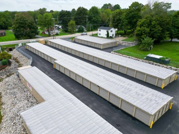 Facility photo: //images.sparefoot.com/medium/24399269d323935b7ed.jpeg