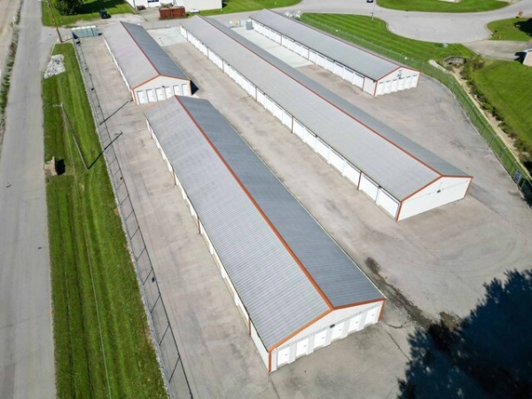 Facility photo: //images.sparefoot.com/medium/24399769d3249f50f8b.jpeg