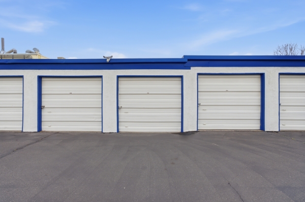 Facility photo: //images.sparefoot.com/medium/24399869b1bd78176d7.jpg