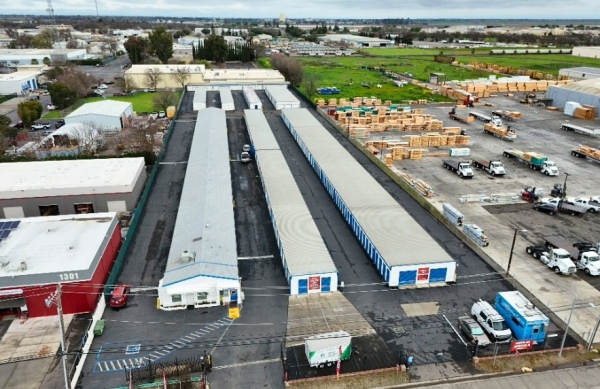 Facility photo: //images.sparefoot.com/medium/24399869b1bd88bb1d1.jpg