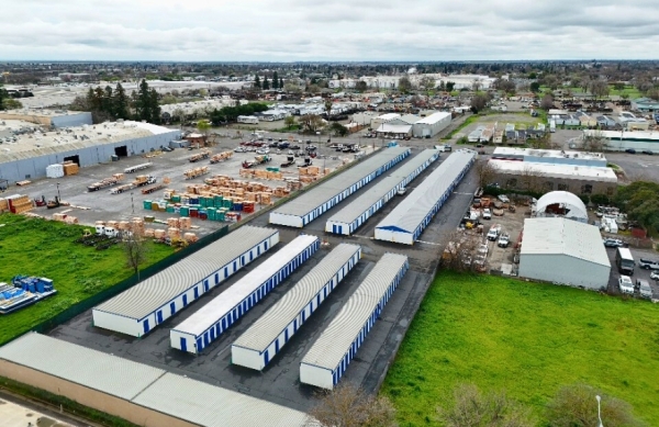 Facility photo: //images.sparefoot.com/medium/24399869b1bd8ceeb2b.jpg