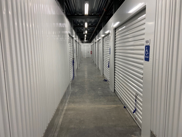 Facility photo: //images.sparefoot.com/medium/24401069812cbdec040.jpg