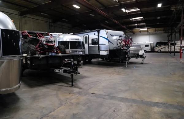 Facility photo: //images.sparefoot.com/medium/24402669862779309b5.jpg