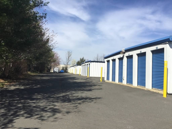 Facility photo: //images.sparefoot.com/medium/244071698a0c2f53e61.jpg