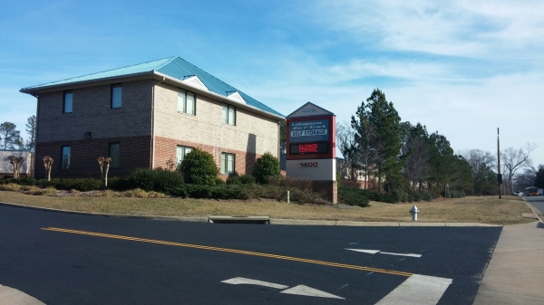 Facility photo: //images.sparefoot.com/medium/244072698a0d61874af.jpg