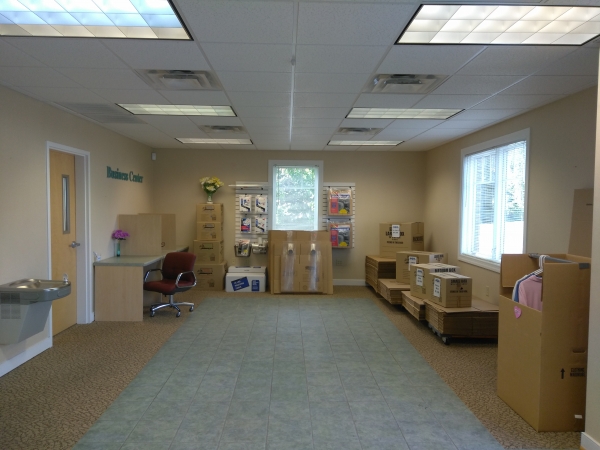 Facility photo: //images.sparefoot.com/medium/244072698a0d6659f3d.jpg