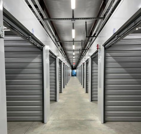 Facility photo: //images.sparefoot.com/medium/244081698a1009acc9b.png