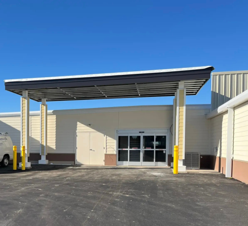 Facility photo: //images.sparefoot.com/medium/244081698a100d2ceb2.png