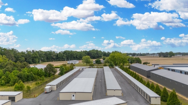 Facility photo: //images.sparefoot.com/medium/2440826a0743e01d477.jpg