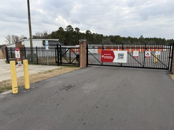 Facility photo: //images.sparefoot.com/medium/2440836a0b86bc66025.jpeg