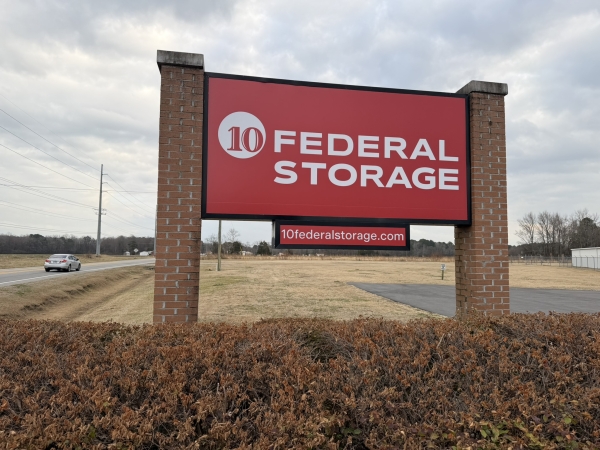 Facility photo: //images.sparefoot.com/medium/2440836a0b86bd9d5c9.jpeg