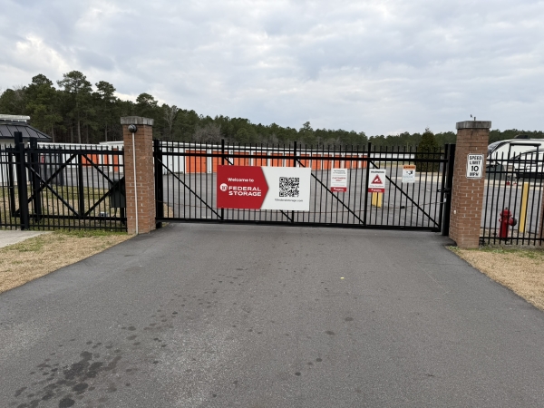 Facility photo: //images.sparefoot.com/medium/2440836a0b86bebcca8.jpeg