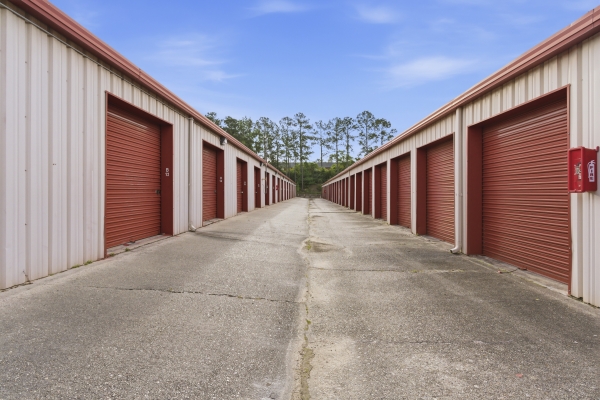 Facility photo: //images.sparefoot.com/medium/24408869fb9339ed829.jpg