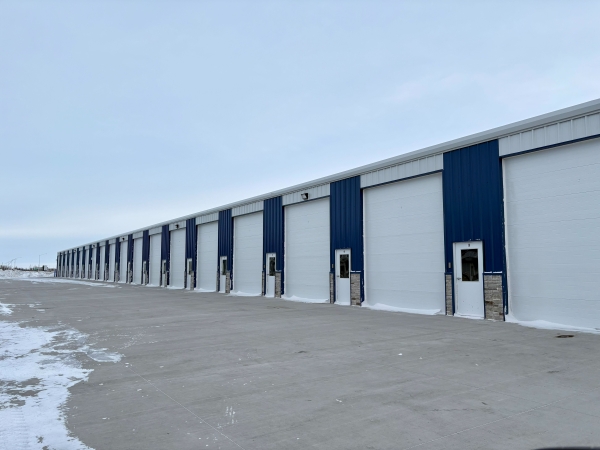 Facility photo: //images.sparefoot.com/medium/244102698e16f4a7a13.jpg