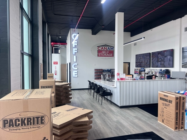 Facility photo: //images.sparefoot.com/medium/24410369e2441a4ae59.jpg