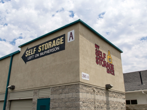 Facility photo: //images.sparefoot.com/medium/244110698ce8ee79a40.jpg